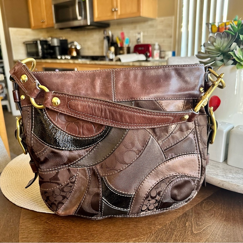 VINTAGE COACH SHOULDER BAG - Picture 2 of 5